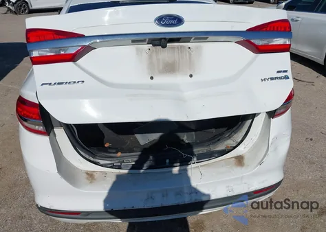 2017 Ford Fusion Hybrid Se z USA, uszkodzony, nr VIN 3FA6P0LU8HR216393